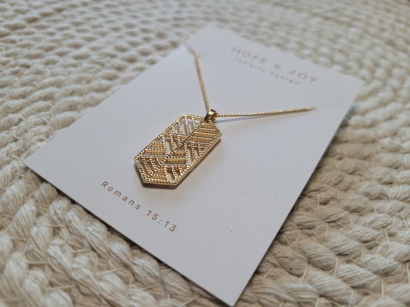 18k Gold-Plated Necklace with Geometric Pendant