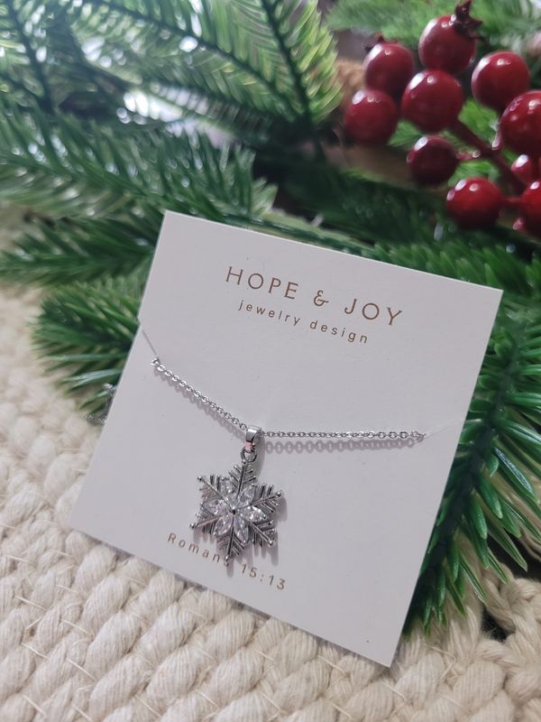 Rhodium-Plated Necklace with Snowflake Pendant