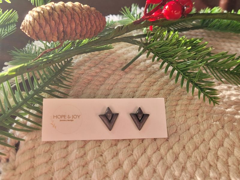 NYE Chevron Studs