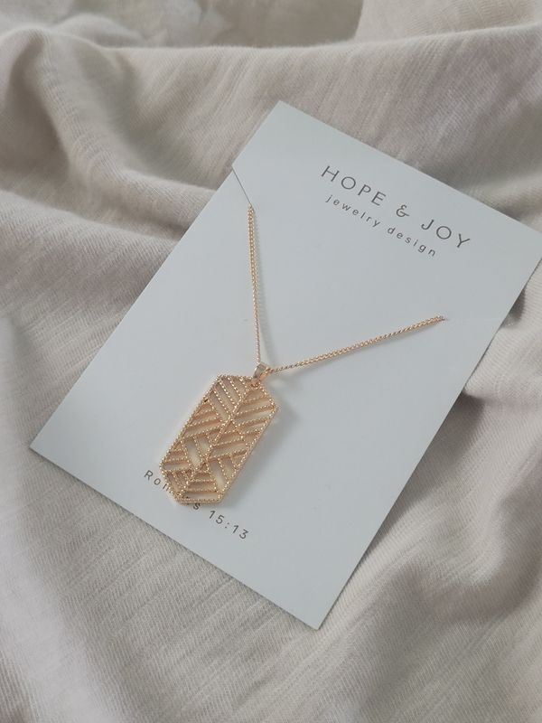 18k Gold-Plated Necklace with Geometric Pendant