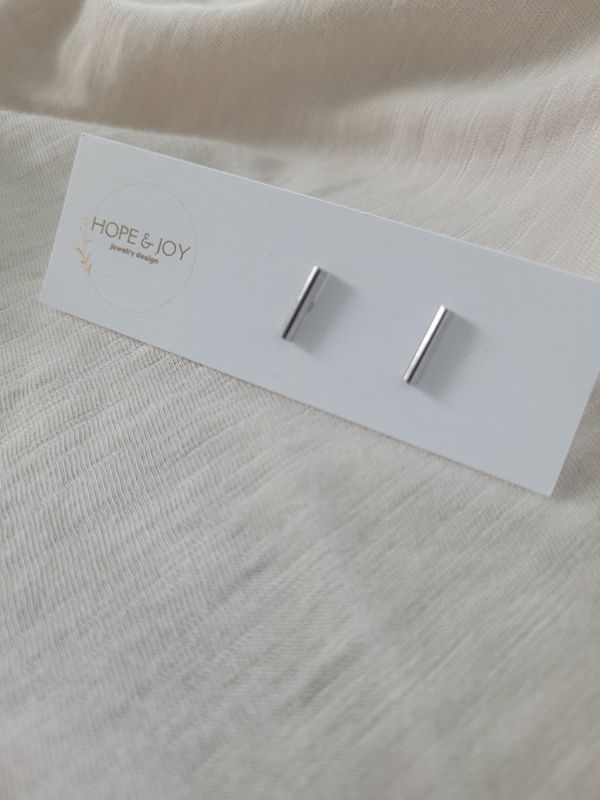 Rhodium-Plated Bar Studs