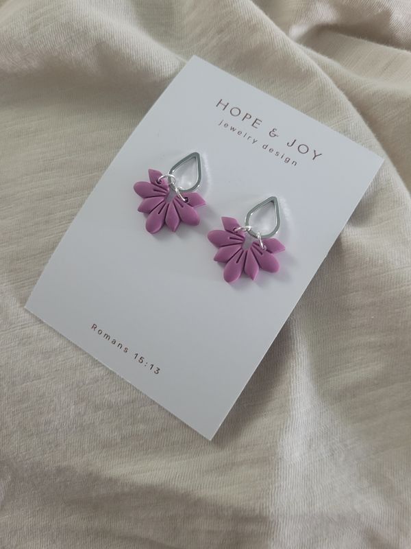 Rhodium-Plated Petal Drop in Mauve 