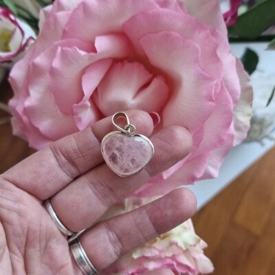 Cœur de Cristal de Quartz Rose