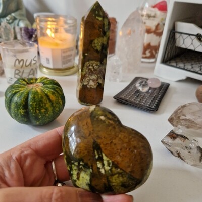 Cœur unique d opale verte et marron