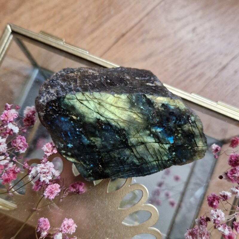 Petite labradorite brute et polie à poser