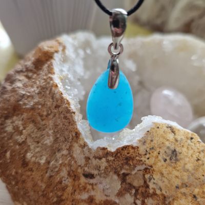 Pendentif unique en hémimorphite naturelle