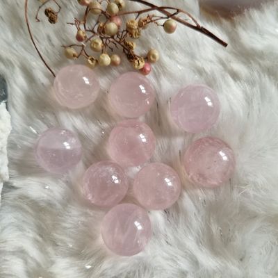 Bébés sphères calme et amour Bébés sphères calme et amour