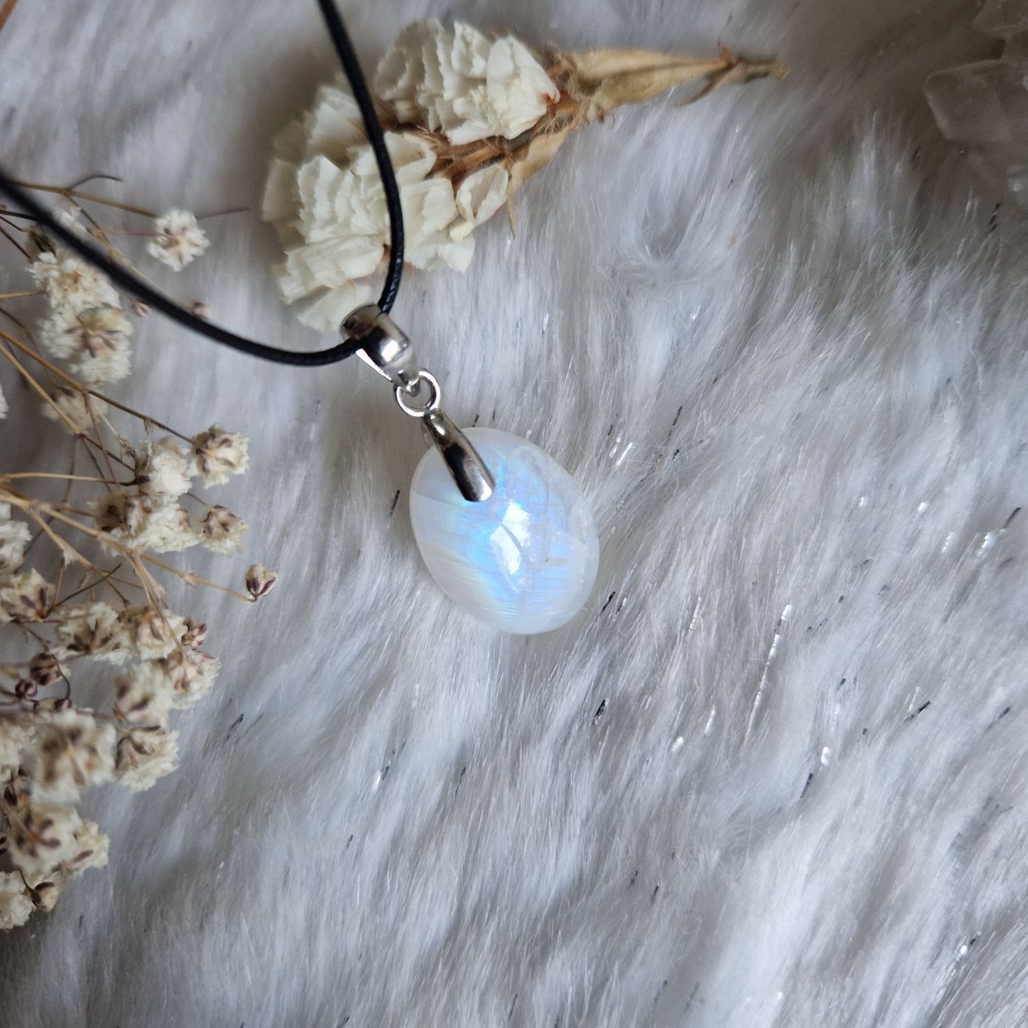 ​Pendentif médaillon intuition & protection 
