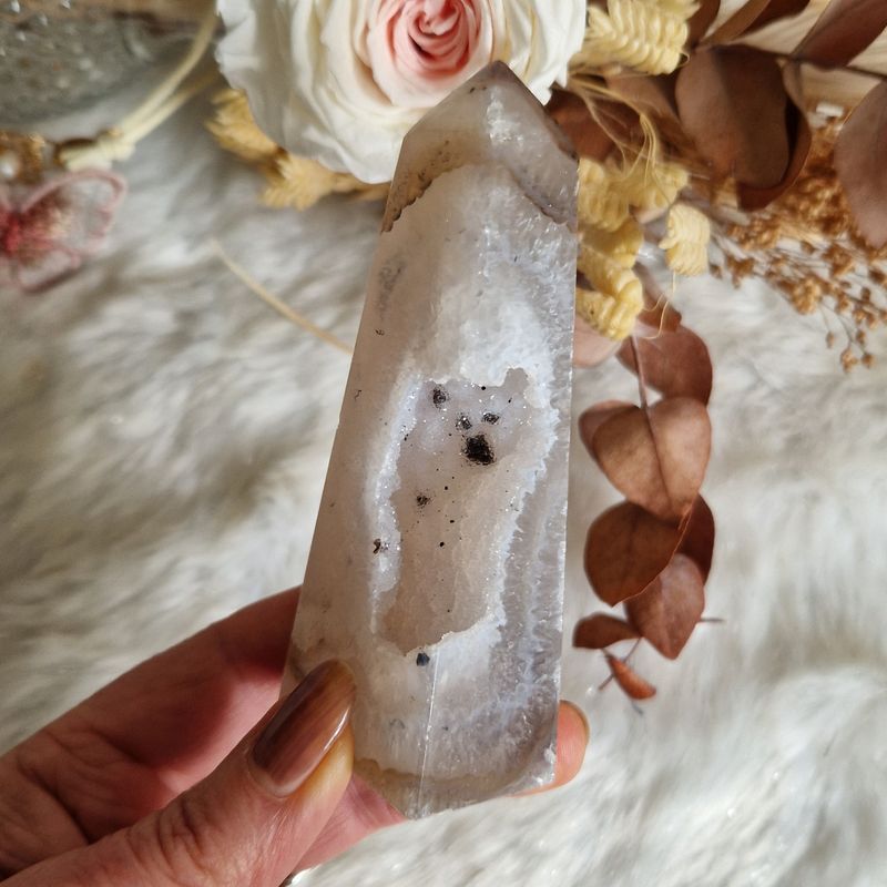 Tour d'Agate drusy extra