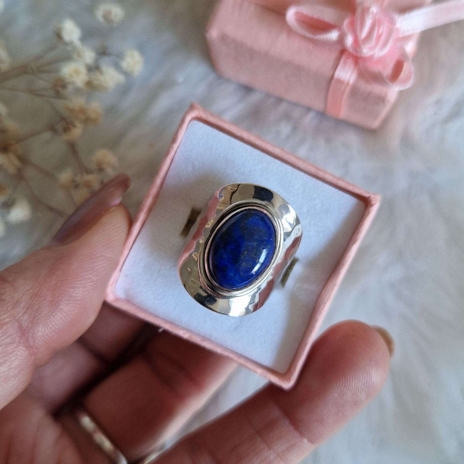 Bague réglable avec pierre de lapis-lazuli naturel