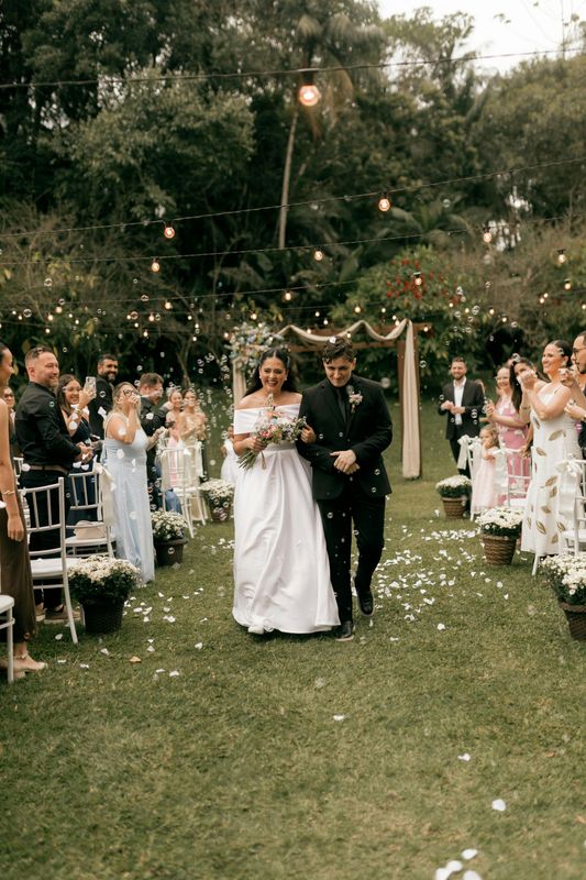 AVERAGE WEDDINGS