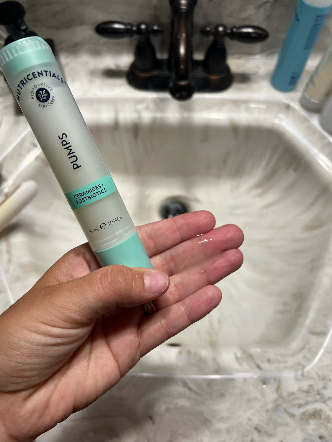 Ceramides + Postbiotics Pump
