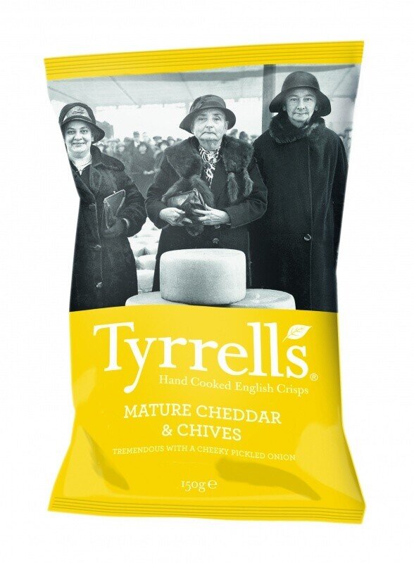 TYRRELLS MATURE CHEDDAR & CHIVES CHIPS (150G)