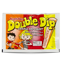 SWIZZELS DOUBLE DIP ORANGE AND CHERRY FLAVOUR FIZZ DIPS WITH A SWIZZEL STICK (16g)