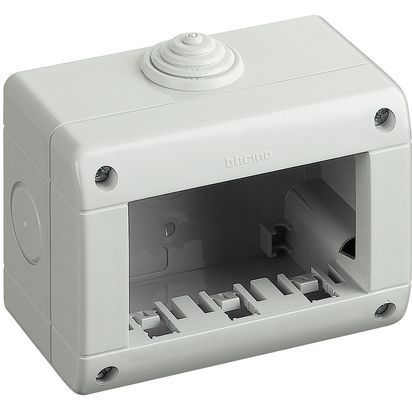 custodia IP40 composta da base e coperchio - 3 moduli Màtix
