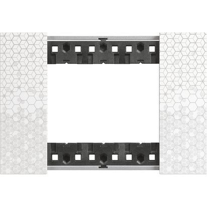 Placca Living Now 3 moduli - pixel - materiale: plastica effetto pixel