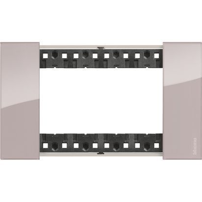 Placca Living Now 4 moduli - aura - materiale: plastica bimaterica