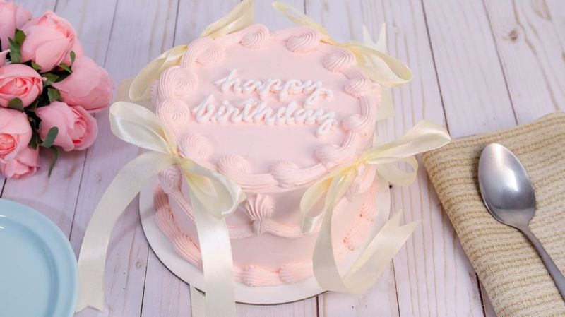 Vintage Cake with Ribbons