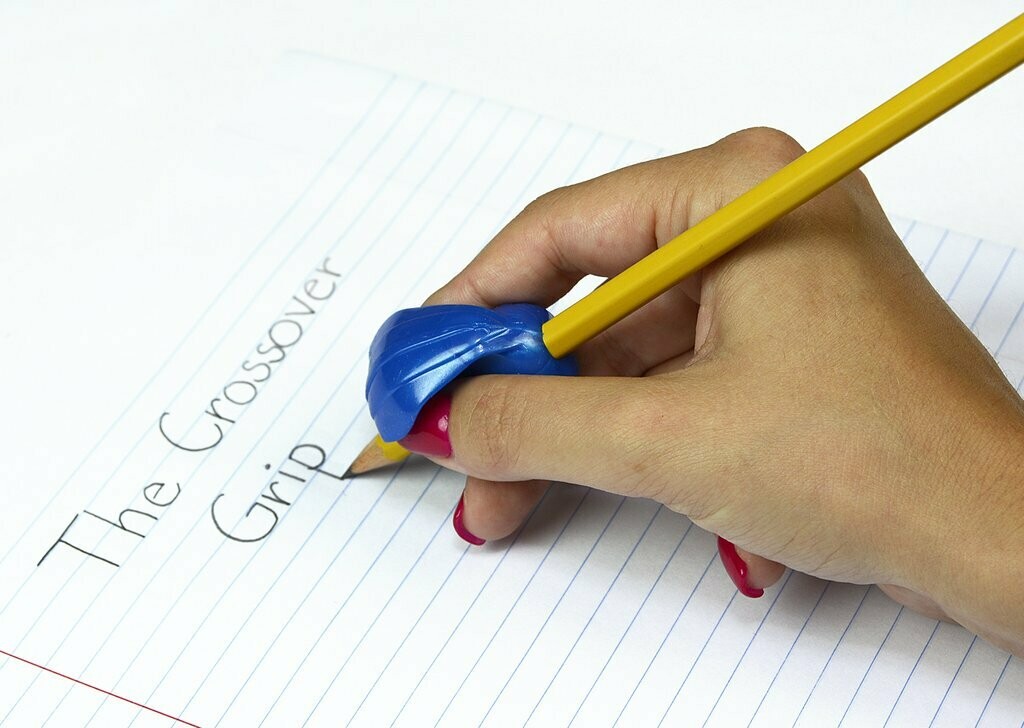 The Pencil Grip - Crossover grip