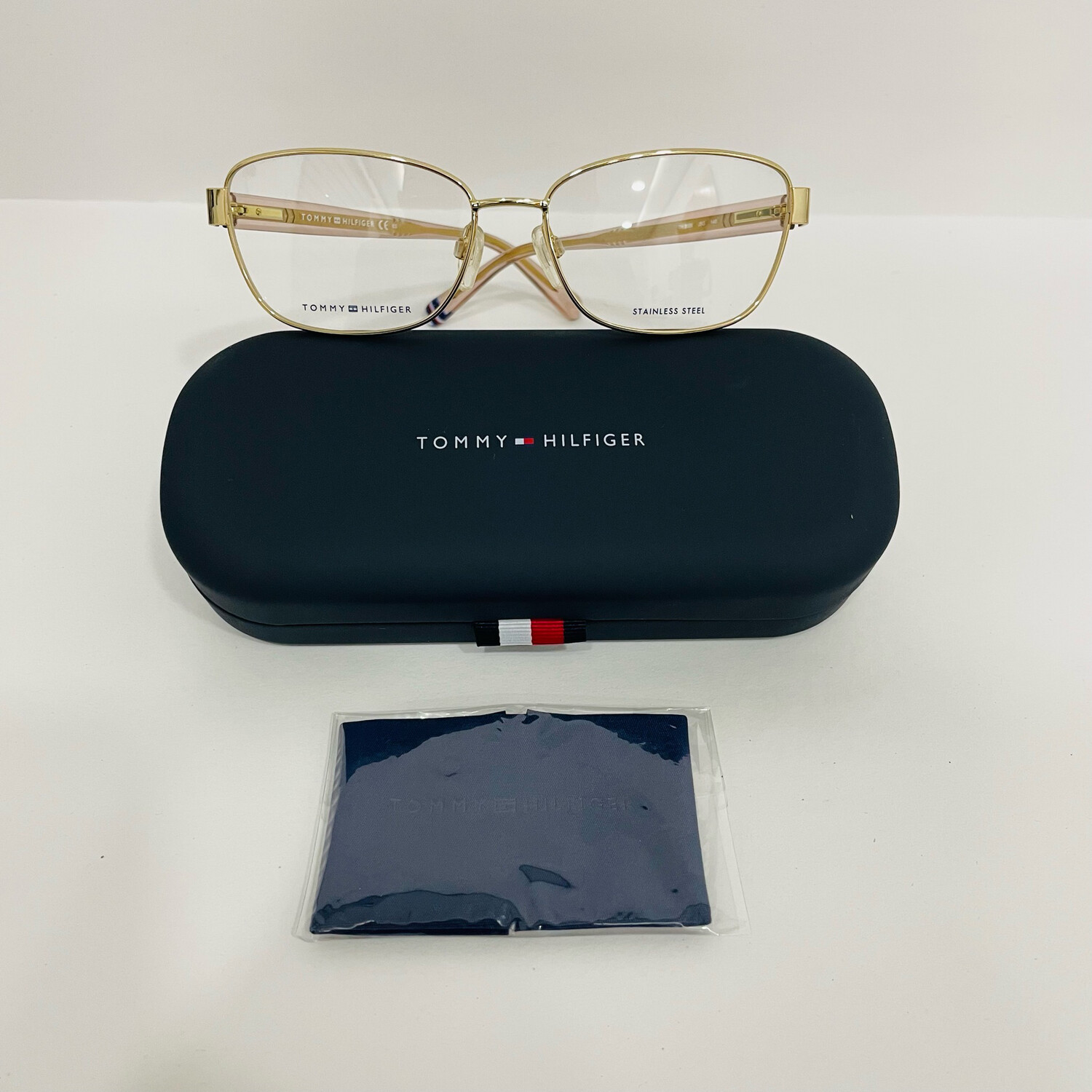 TOMMY HILFIGER