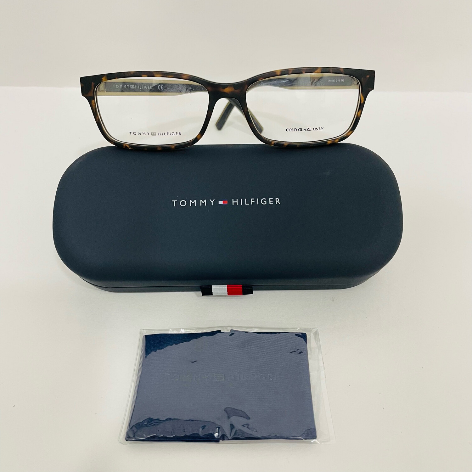 TOMMY HILFIGER