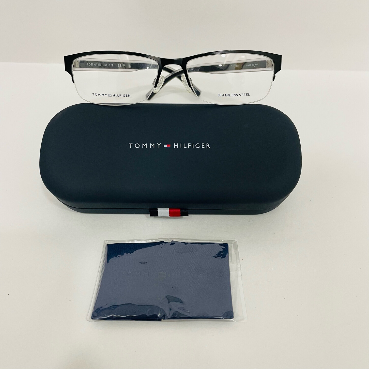 TOMMY HILFIGER