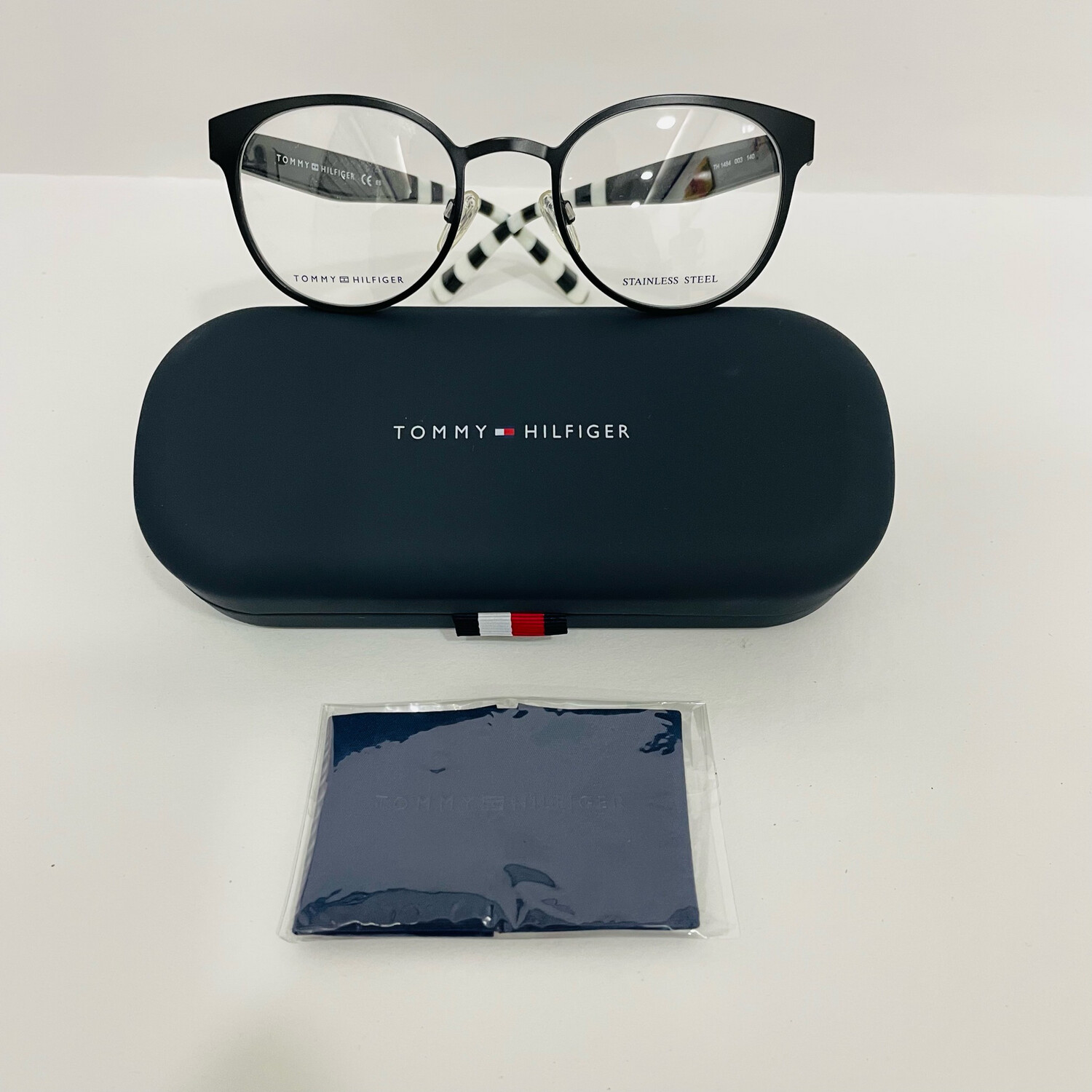TOMMY HILFIGER
