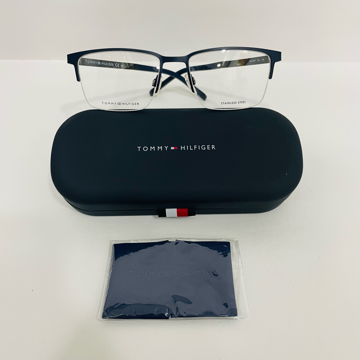 TOMMY HILFIGER