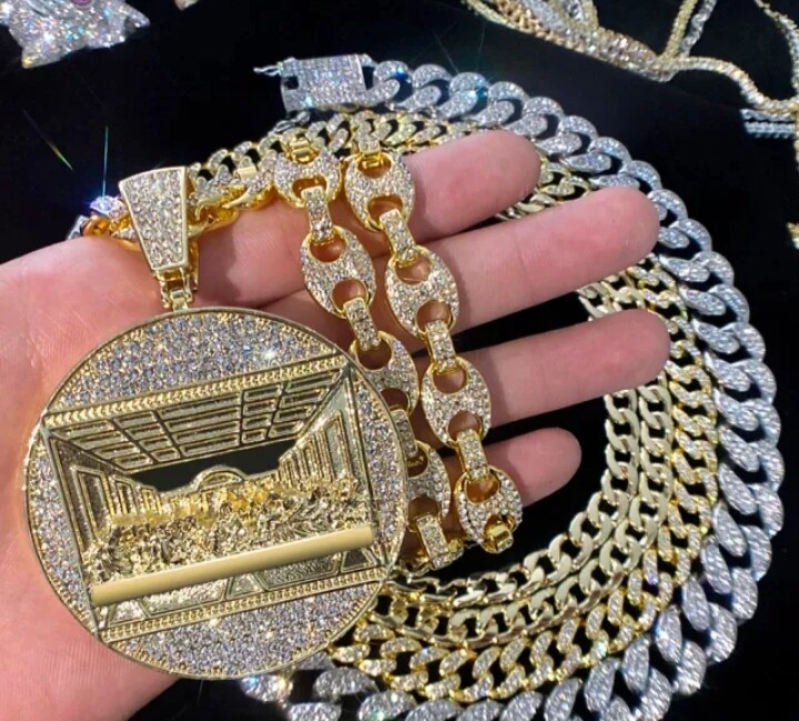 Last supper chain (Iced out)
