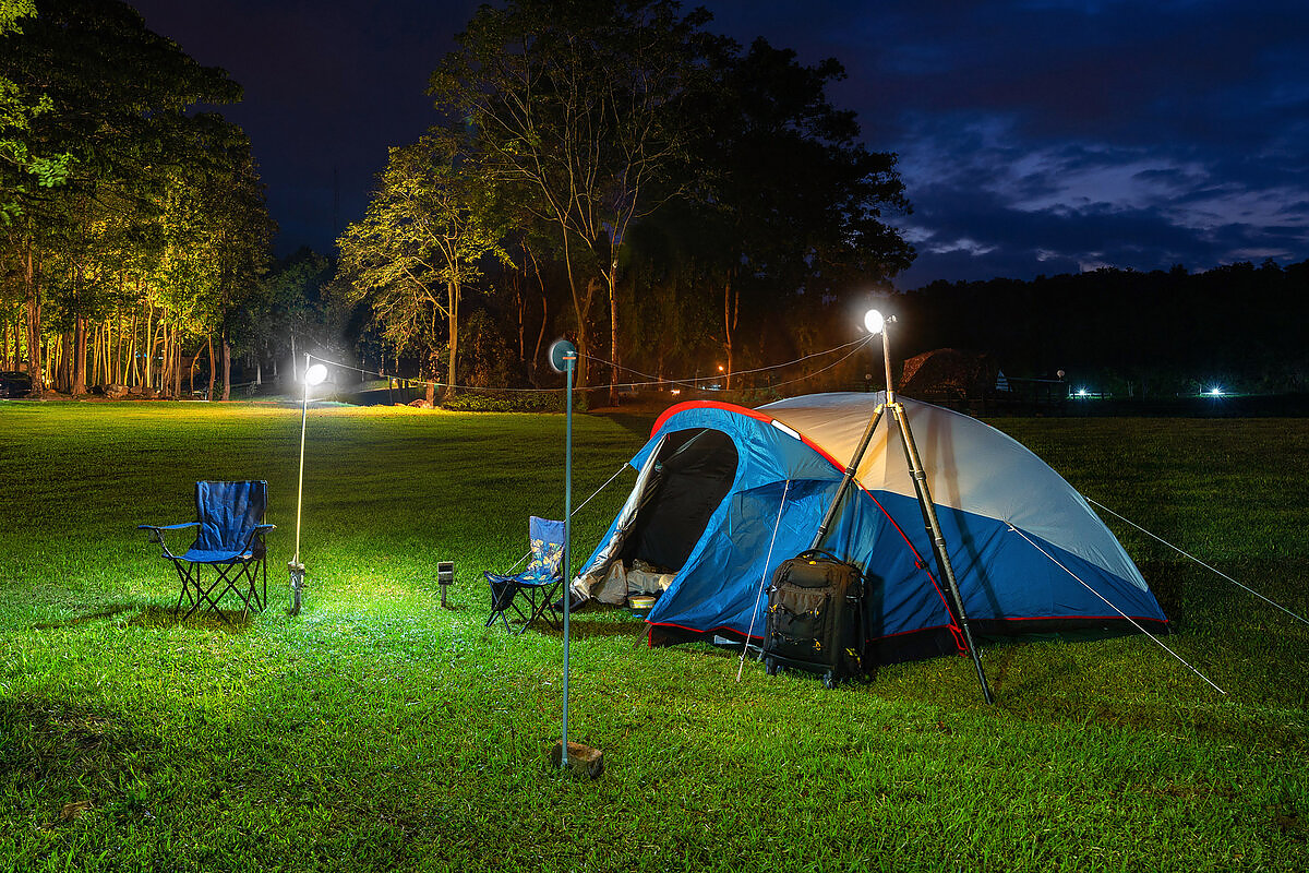 PROIETTORE LED MULTIUSO RICARICABILE PER LAVORO 4W IP54 COMPATTA E LEGGERA - INTENSITÀ LUCE REGOLABILE - TONLITÀ CALDA BIANCO NATURALE O FREDDA SELEZIONABILE - TONDA