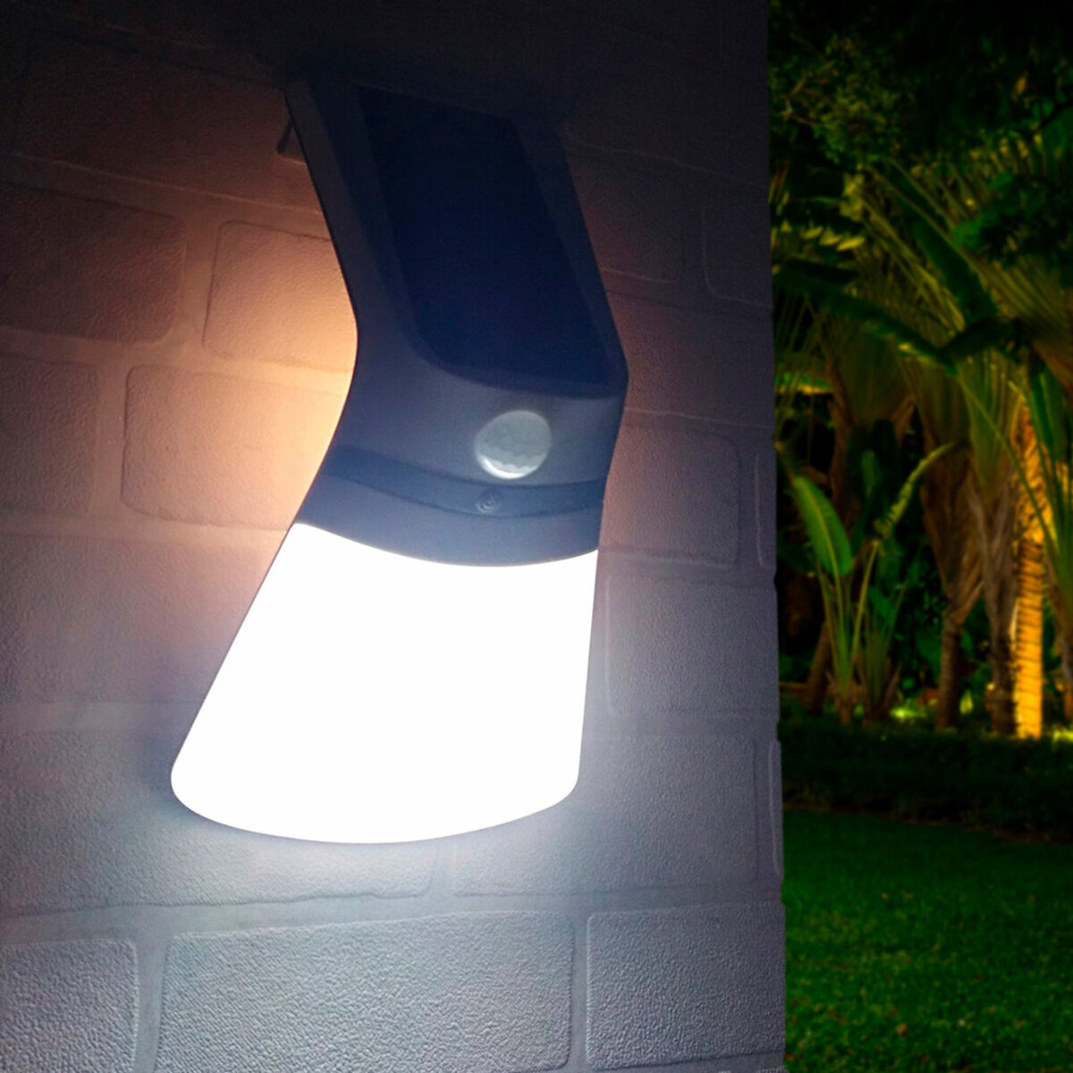 LAMPADA A PARETE CON PANNELLO SOLARE, SENSORE CREPUSCOLARE E RILEVATORE DI PRESENZA PIR NON RICHIEDE COLLEGAMENTO A RETE ELETTRICA - ON OFF AUTOMATICO