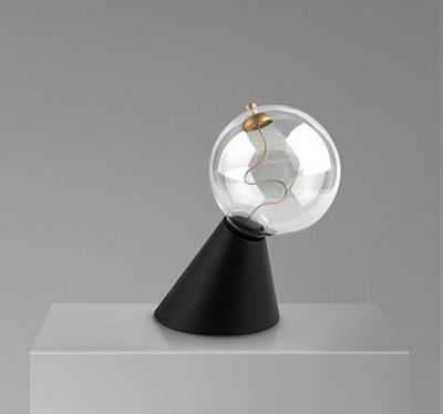 LAMPADA LED SATELLITE DA TAVOLO E COMODINO: ILLUMINAZIONE RIVOLUZIONARIA DESIGN CON OTTICA MOBILE ORIENTABILE TRAMITE MAGNETE LAMPADA LED SATELLITE DA TAVOLO E COMODINO: ILLUMINAZIONE RIVOLUZIONARIA DESIGN CON OTTICA MOBILE ORIENTABILE TRAMITE MAGNETE