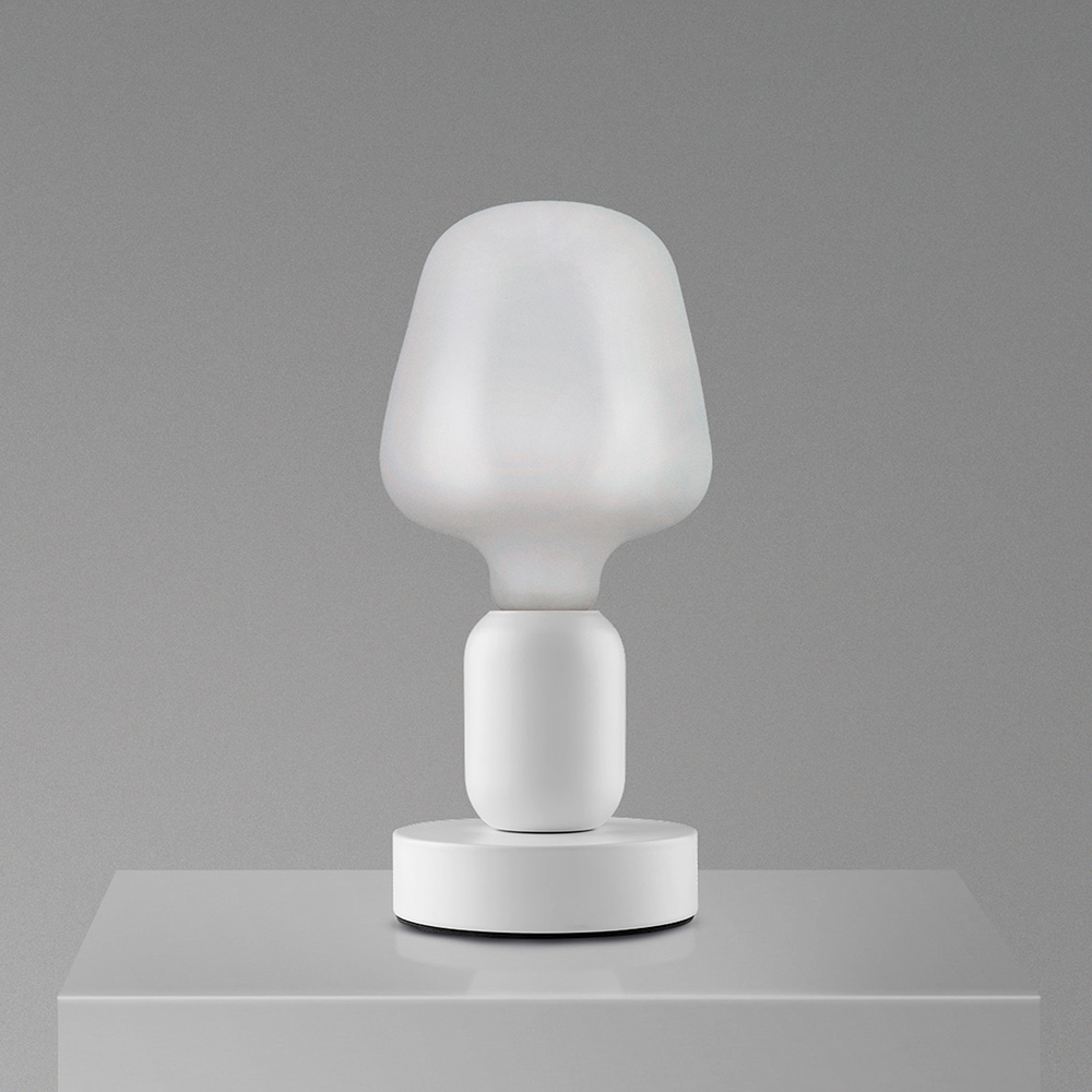 Mr. Magoo Lampada Portatile di Design a Batteria Ricaricabile MILKY - Base Bianca, Nero o Ottone