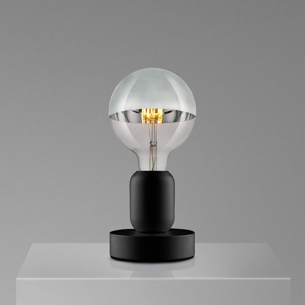 Mr. Magoo Lampada Portatile di Design a Batteria Ricaricabile SILVER CUP G125- Base Bianca o Nero Mr. Magoo Lampada Portatile di Design a Batteria Ricaricabile SILVER CUP G125- Base Bianca o Nero