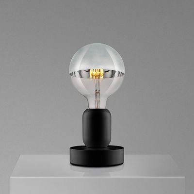 Mr. Magoo Lampada Portatile di Design a Batteria Ricaricabile SILVER CUP G125- Base Bianca o Nero Mr. Magoo Lampada Portatile di Design a Batteria Ricaricabile SILVER CUP G125- Base Bianca o Nero