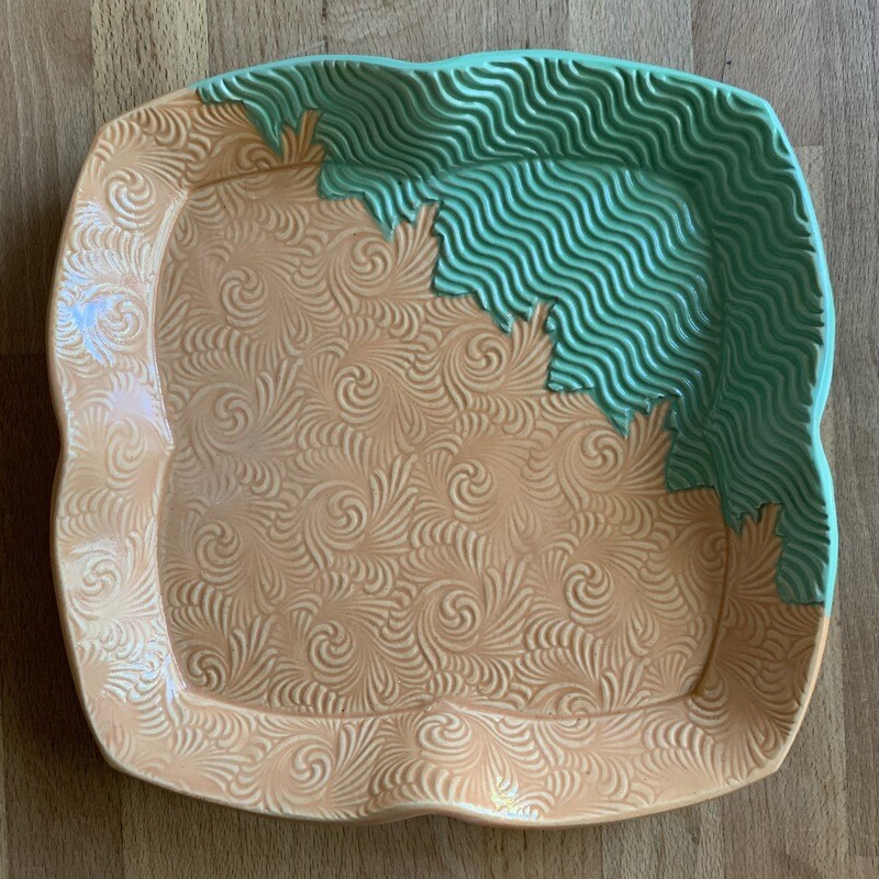 9&quot; Luncheon Plate 2 Color in peach &amp; green