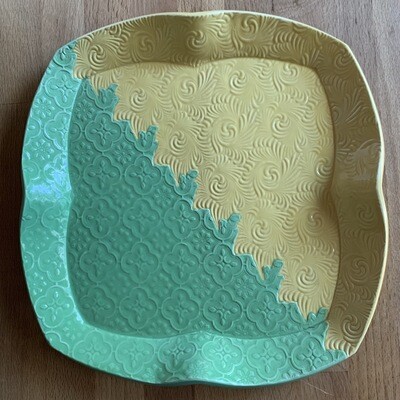 10" Dinner Plate 2 Color in yellow & green