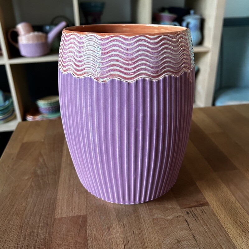 Vase in peach, voom &amp; chrysanthemum