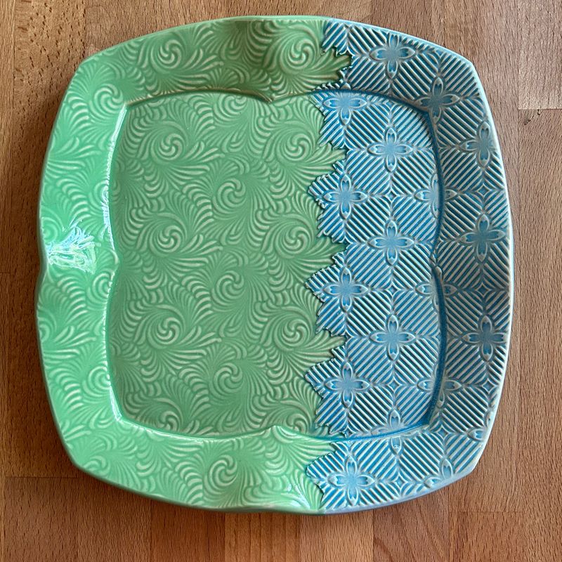 9&quot; Luncheon Plate 2 Color in green &amp; lake ice blue