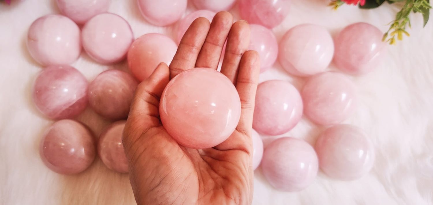 Rose Quartz Crystal Ball | 600 gm ( For love, Relationship, Marriage and emotional Healings )