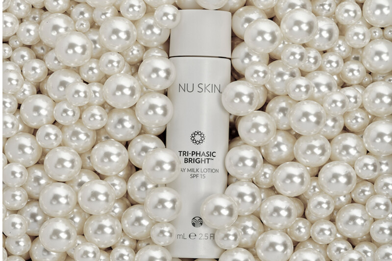 Tri-Phasic Bright Milk Lotion SPF 15
