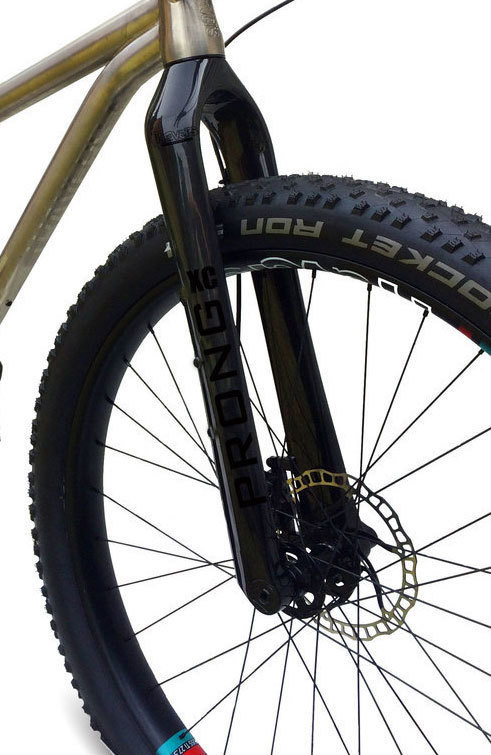 Travers XC Prong Boost - Carbon
