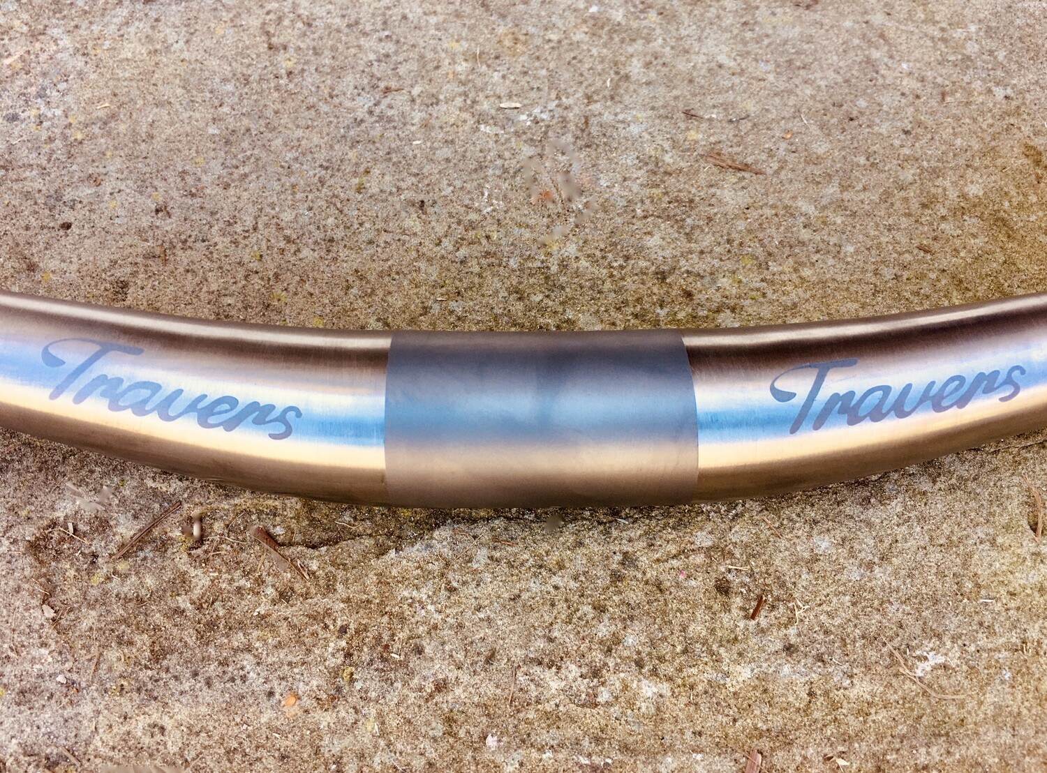 Travers H2 Riser Titanium Handlebar