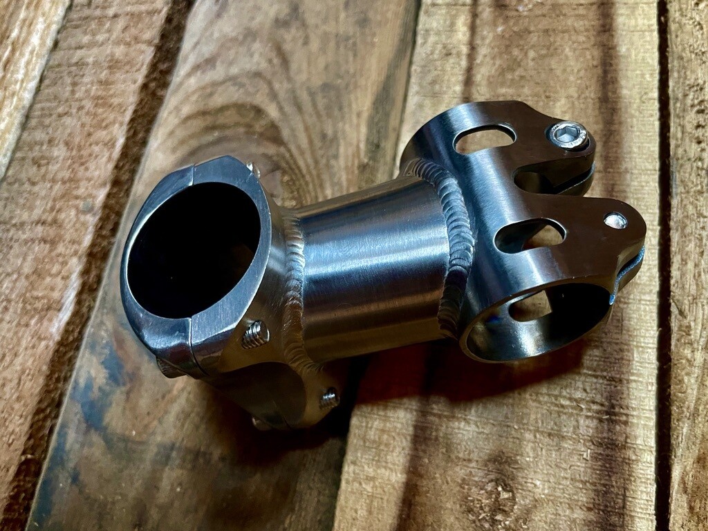Travers Titanium Stem