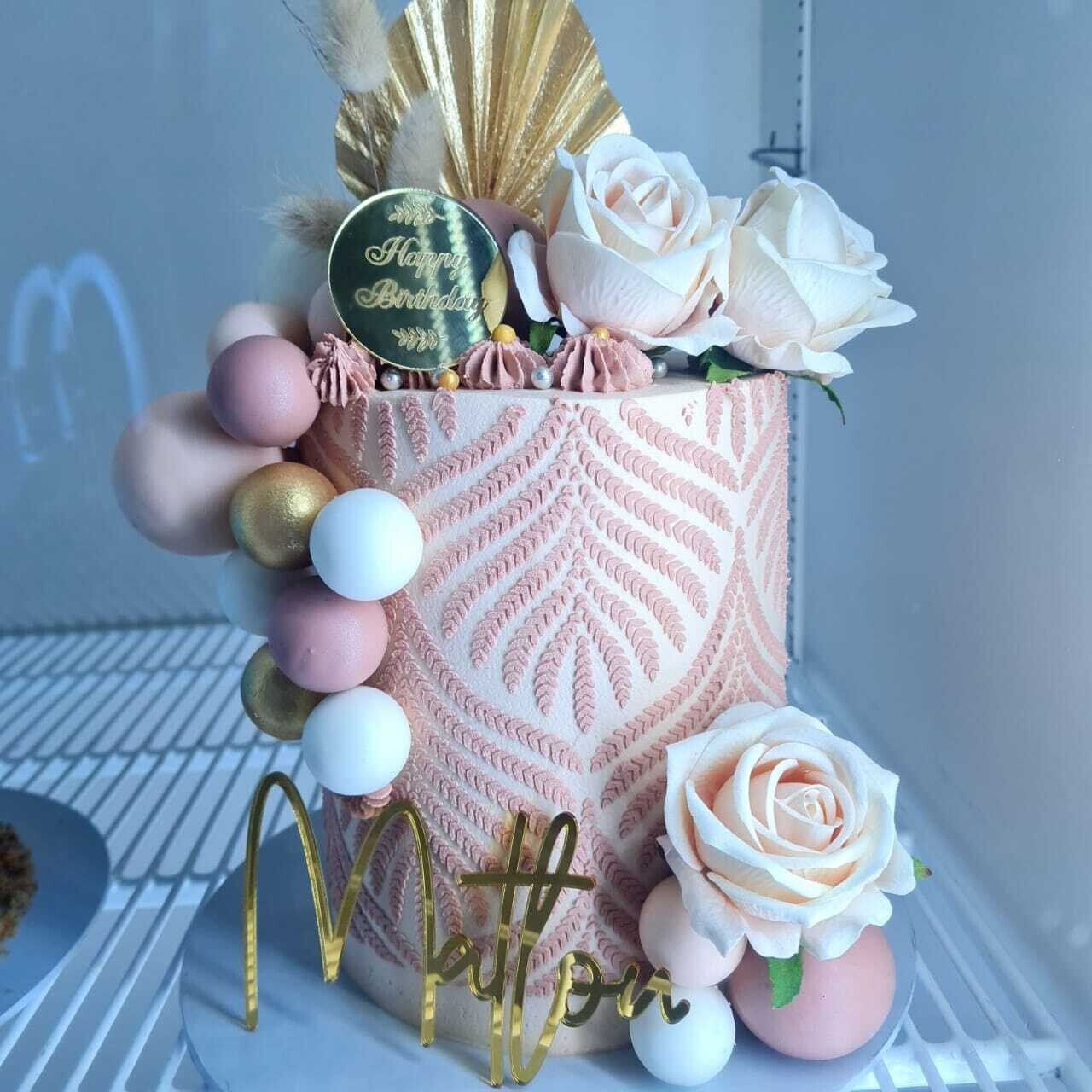 Nude Stencil Cake