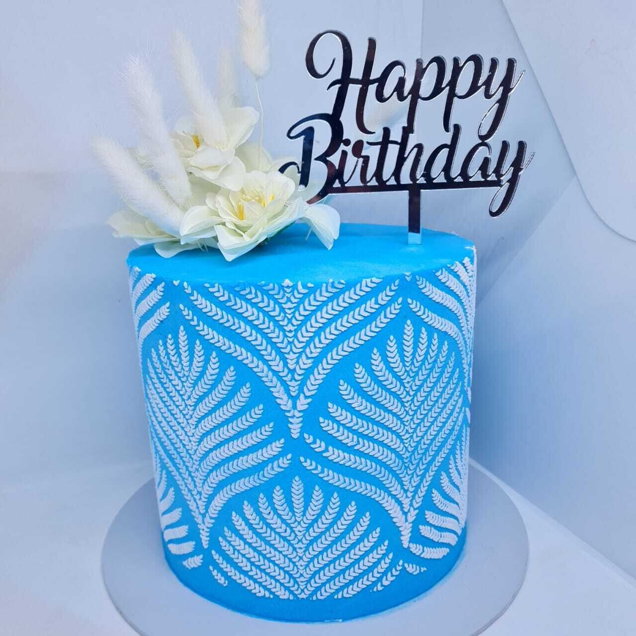 White And Blue  Cake