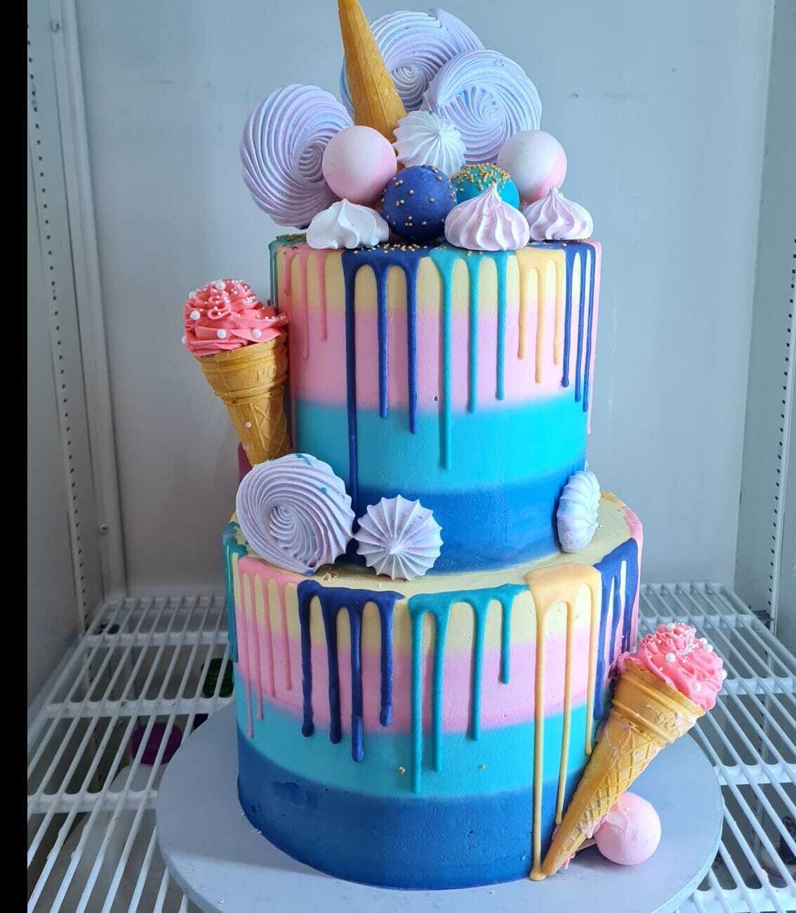 2 Tier Drip Cake