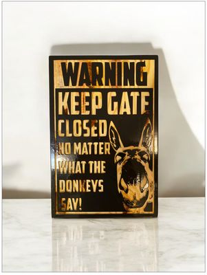 ‘Keep Gate Closed’ Wall Décor