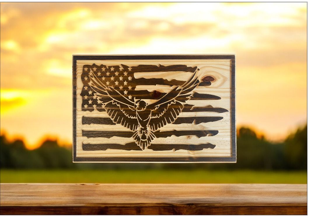 ‘Tattered Flag - Large Eagle’ Wall Décor