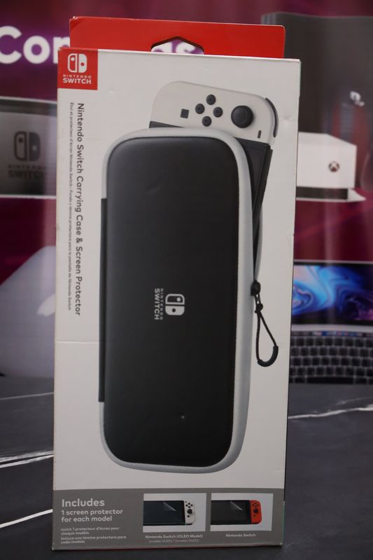 Estuche Nintendo Switch Carrying Case